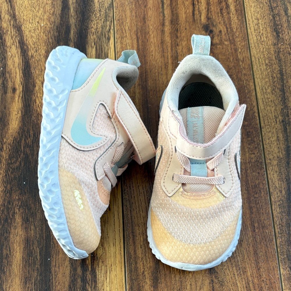 Nike Revolution 5